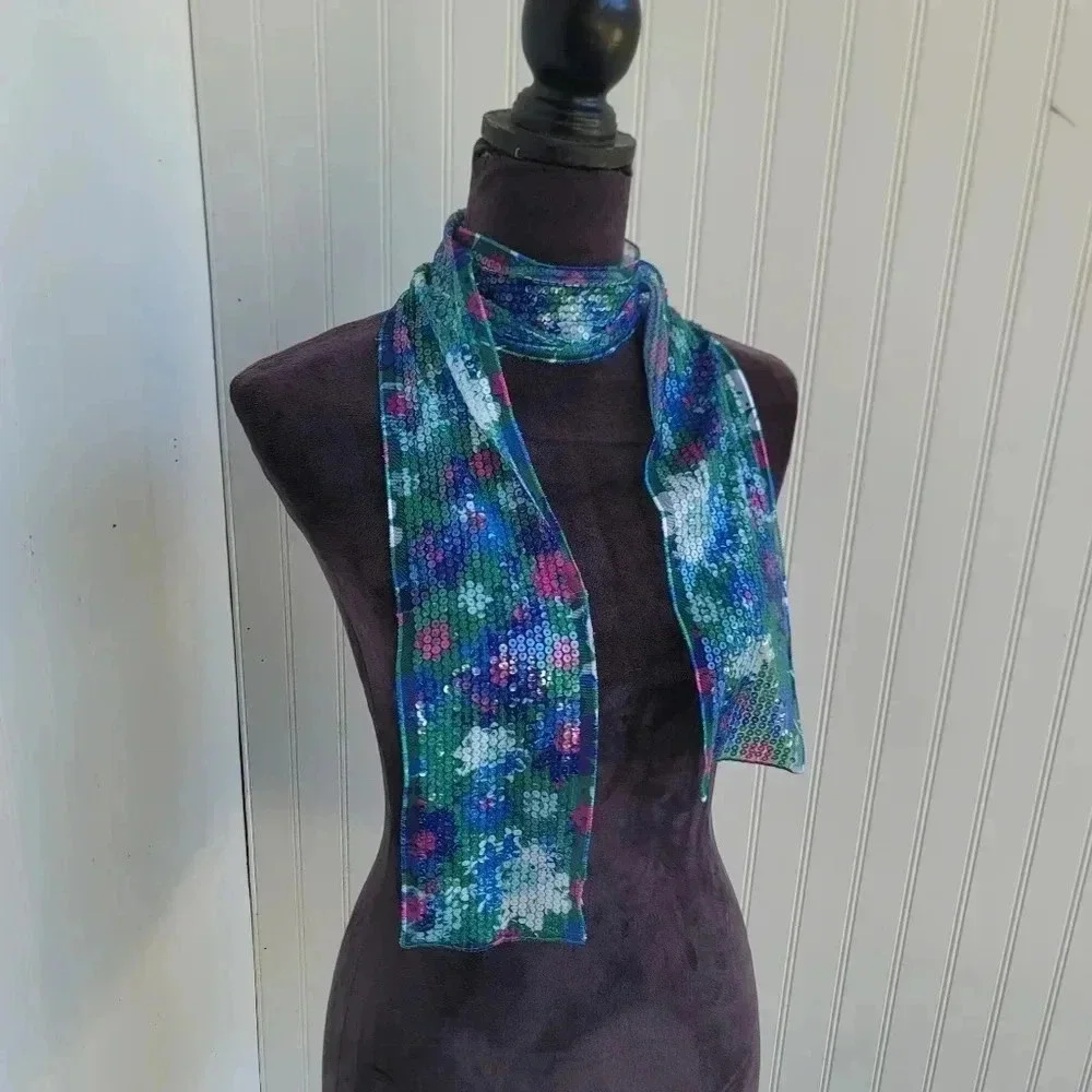 N/A 57x5 floral white